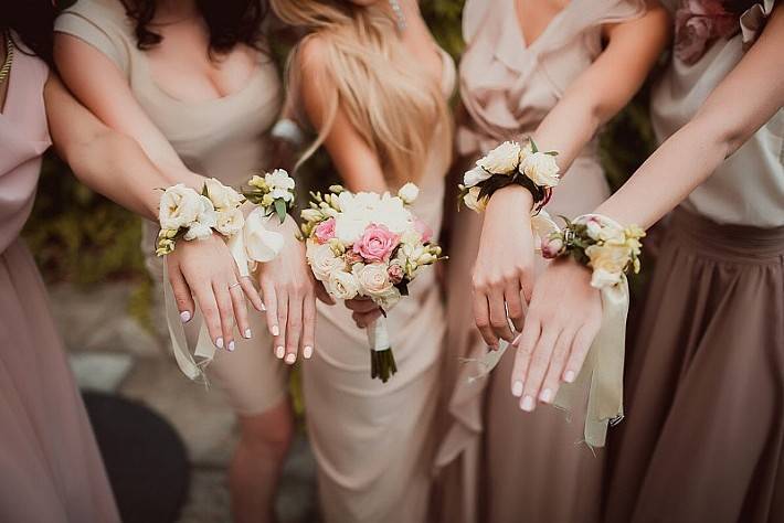 Браслеты для подружек невесты — разрабатываем стиль свадьбы