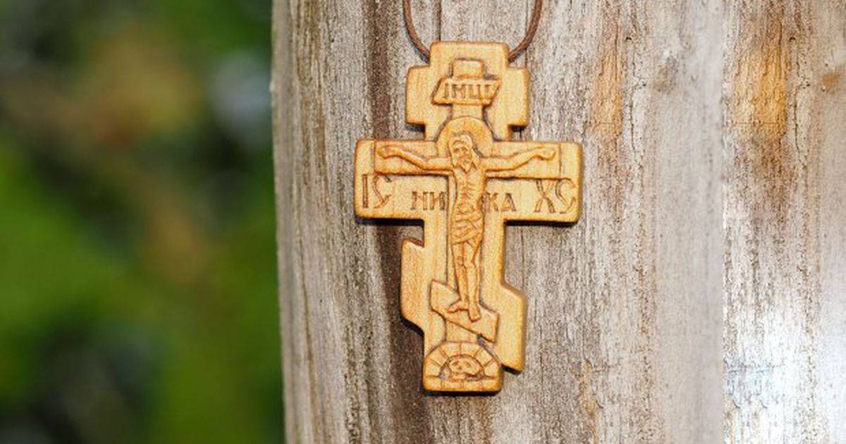 Можно ли дарить крестик — не просто украшение