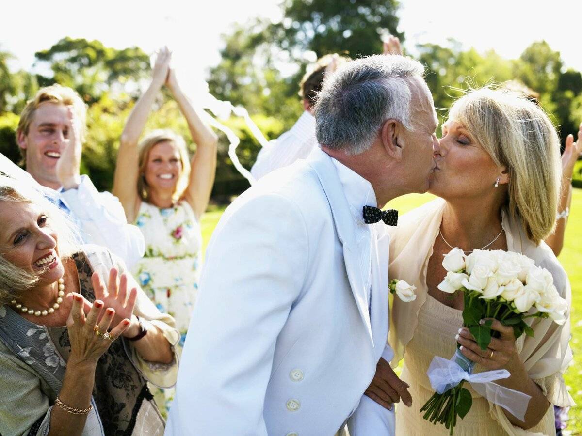 6 лет совместной жизни — какая свадьба? Погремим чугунками — узнаем!