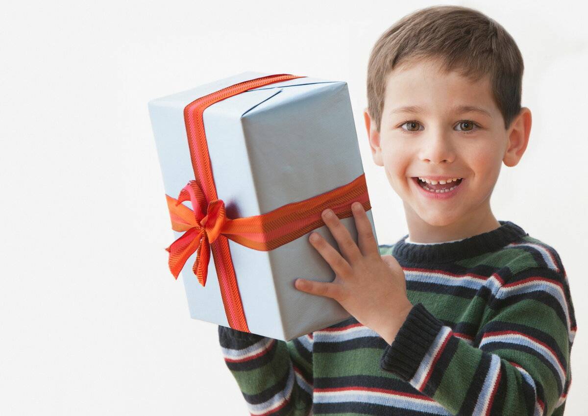 Что подарить на 3 году мальчику: подарки, от которых кроха будет в восторге!