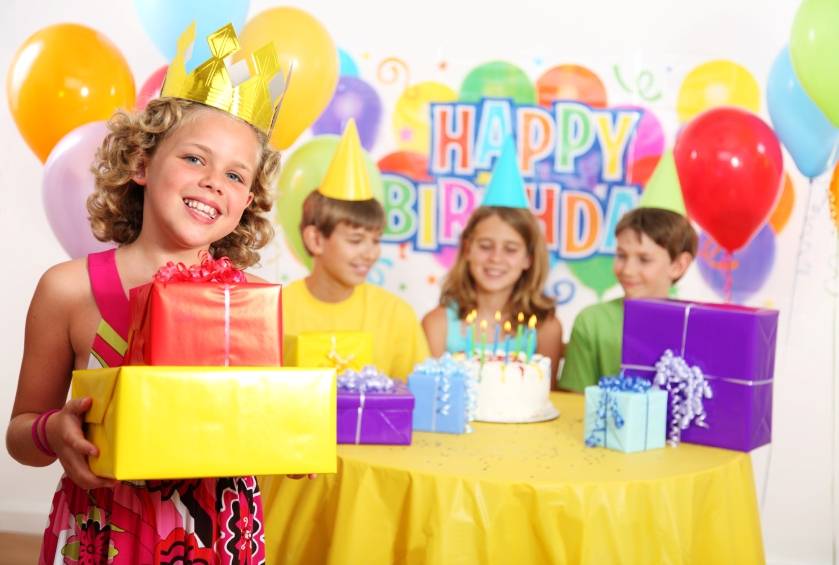 Конкурсы на день рождения для детей 10 лет дома: смешные и весёлые