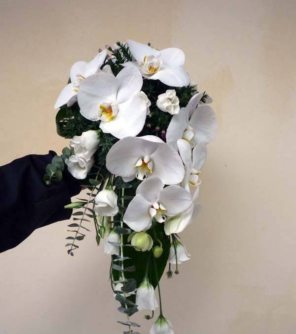Букет из орхидей — нежно и стильно