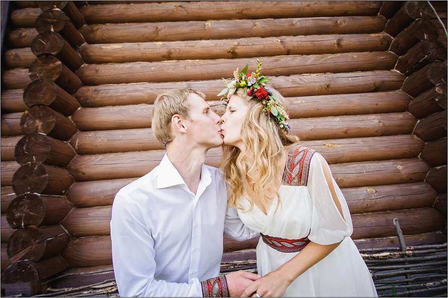 Свадебные платья в русском стиле, народный славянский свадебный костюм, наряд невесты в русском стиле