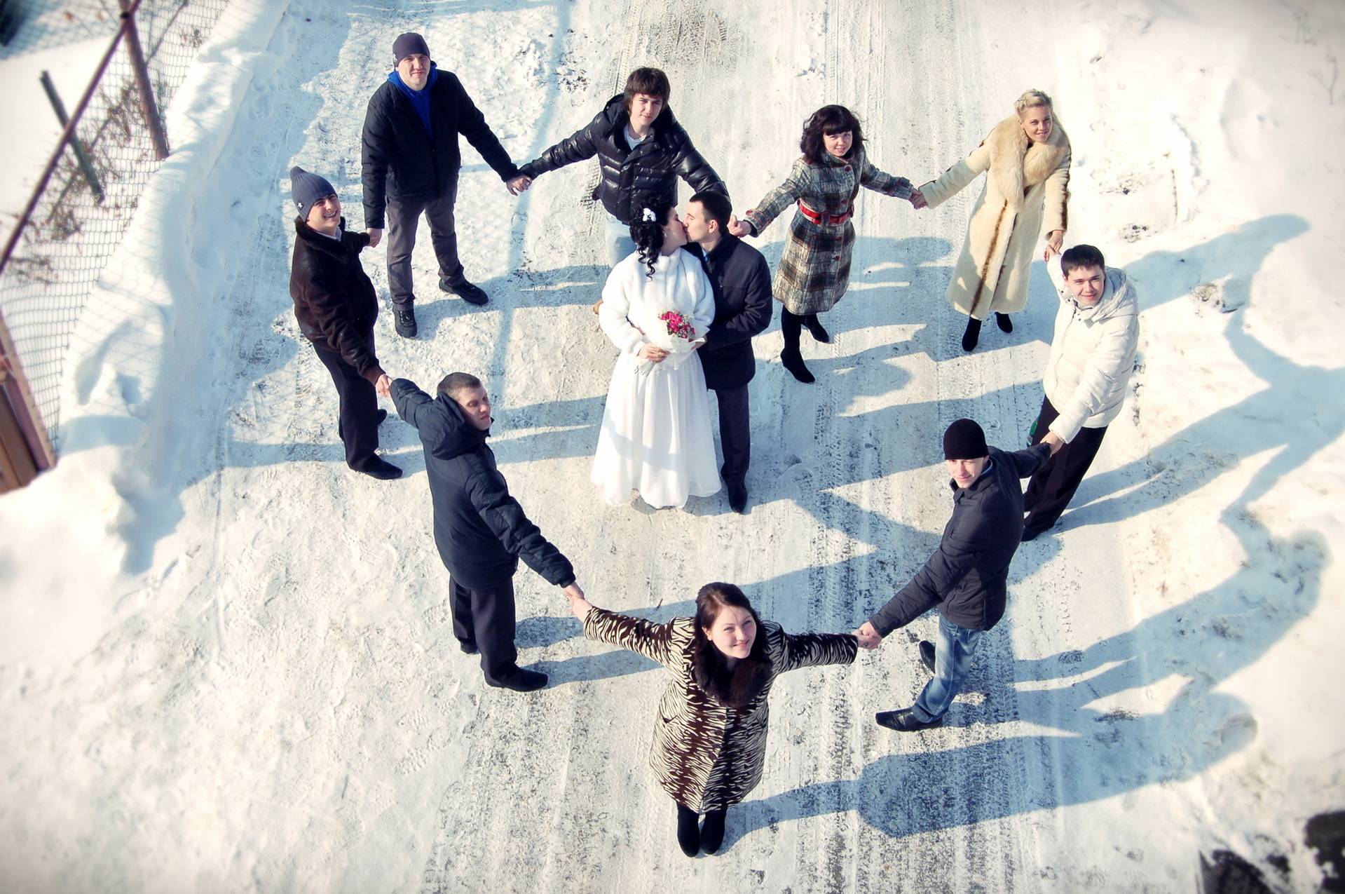 Идеи для свадебных фотосессий. тематические свадебные фотосессии зимой, летом (фото).