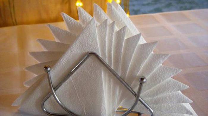 Как красиво сложить бумажные салфетки на праздничный стол схемы