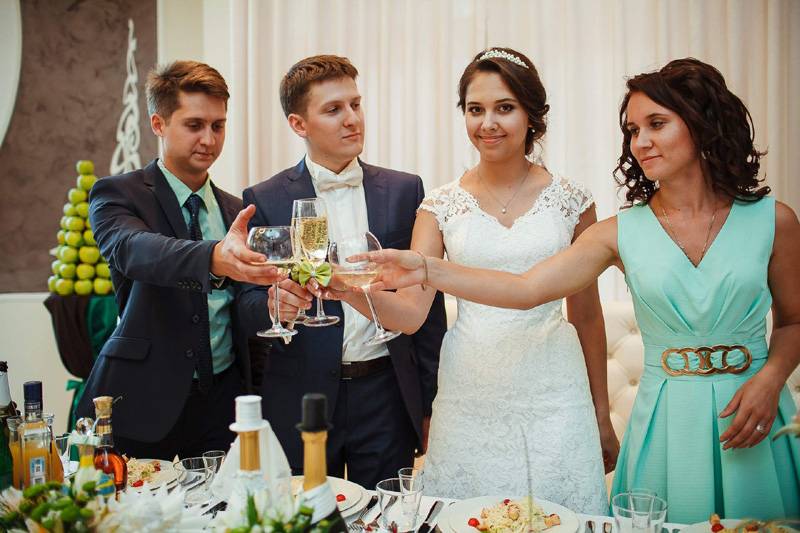 Свидетели на свадьбе – приметы в [2022], как их ? выбрать (правильно) и что они делают