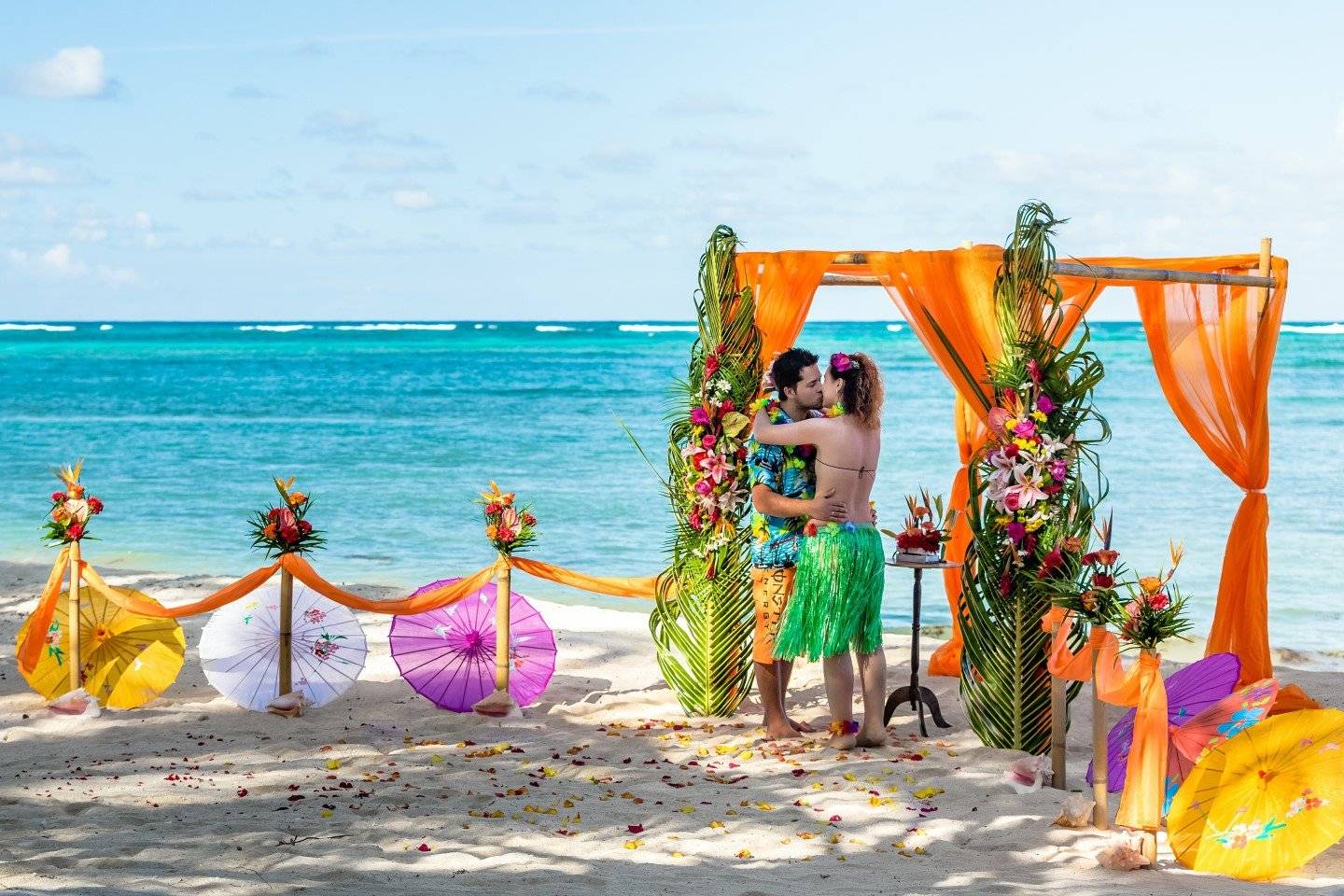 Гавайская свадьба: особенности проведения