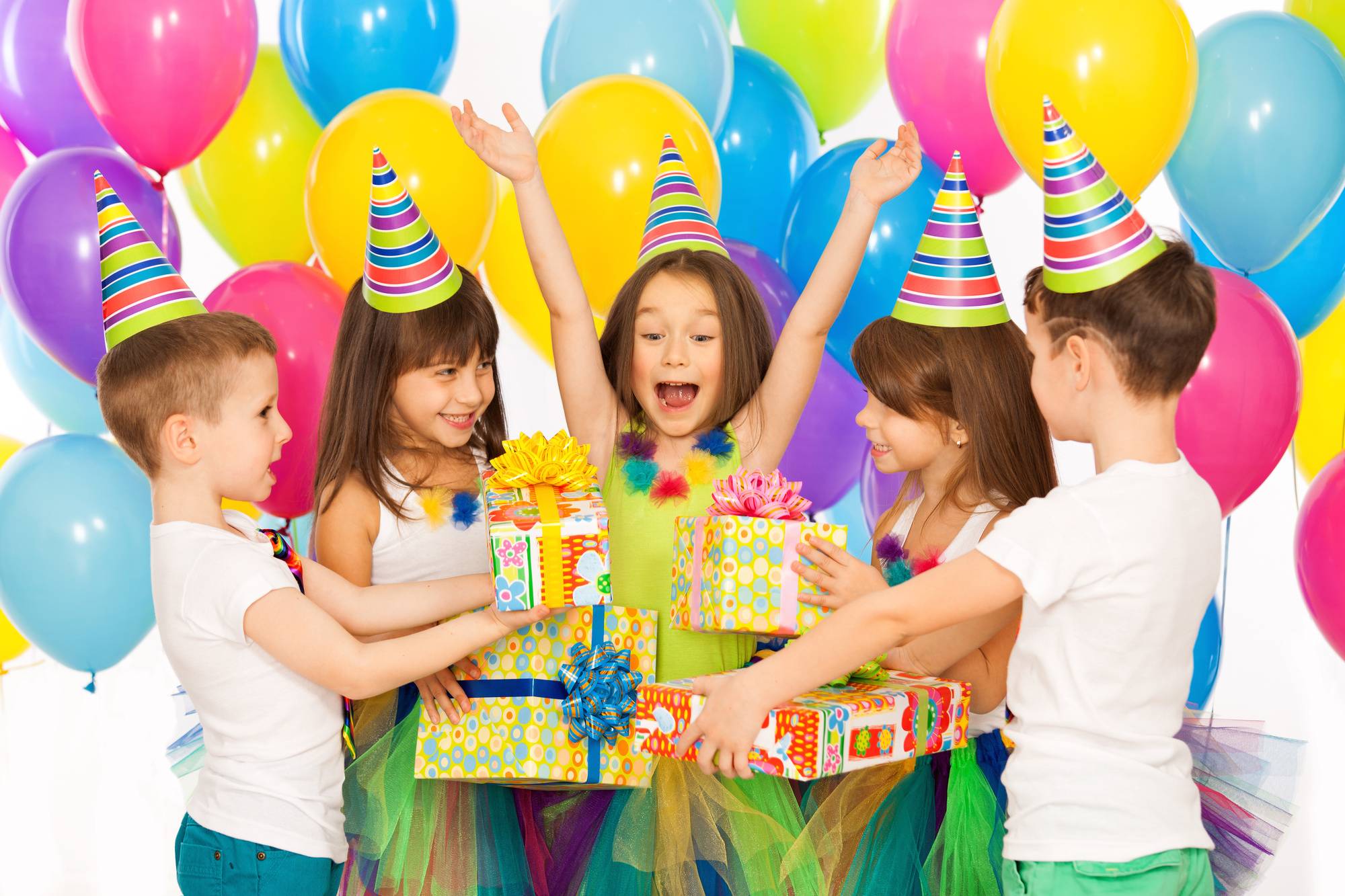 Какие подарки можно вручить детям на дне рождения ребенка?