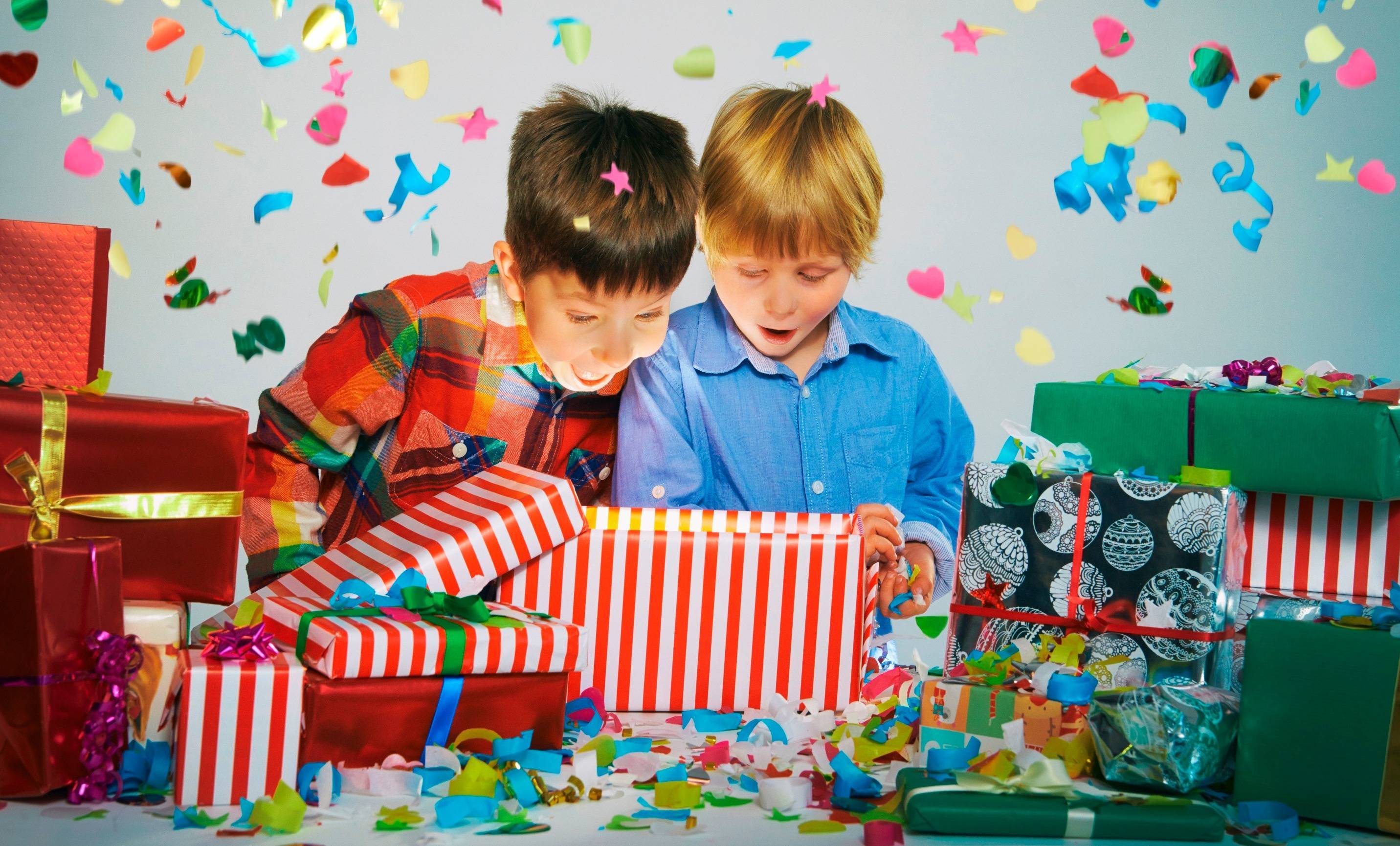 Что подарить мальчику на 2 года: практичные идеи подарков для активных и спокойных детей