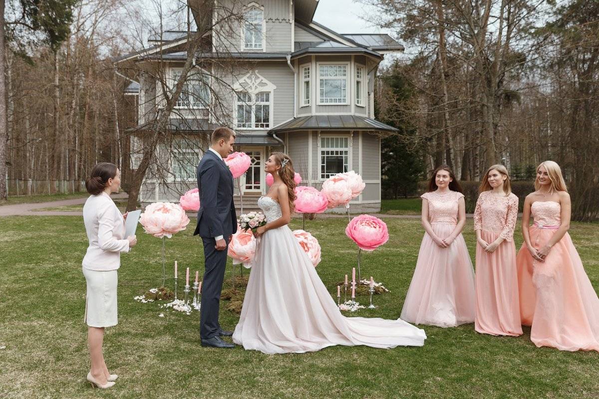 Собираем идеи для оформления свадьбы в розовом цвете