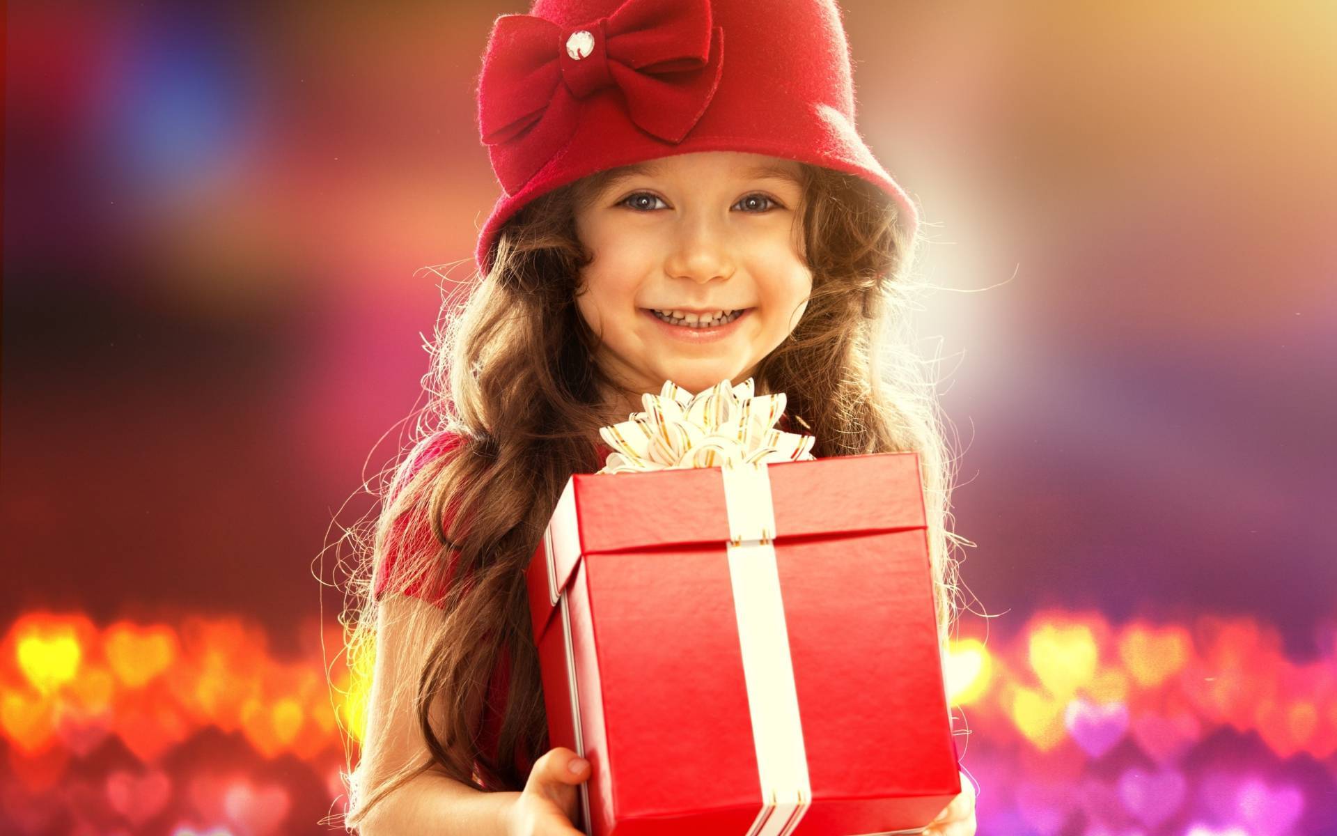 Что подарить девочке на 9 лет: идеи для маленьких разбойниц и принцесс
