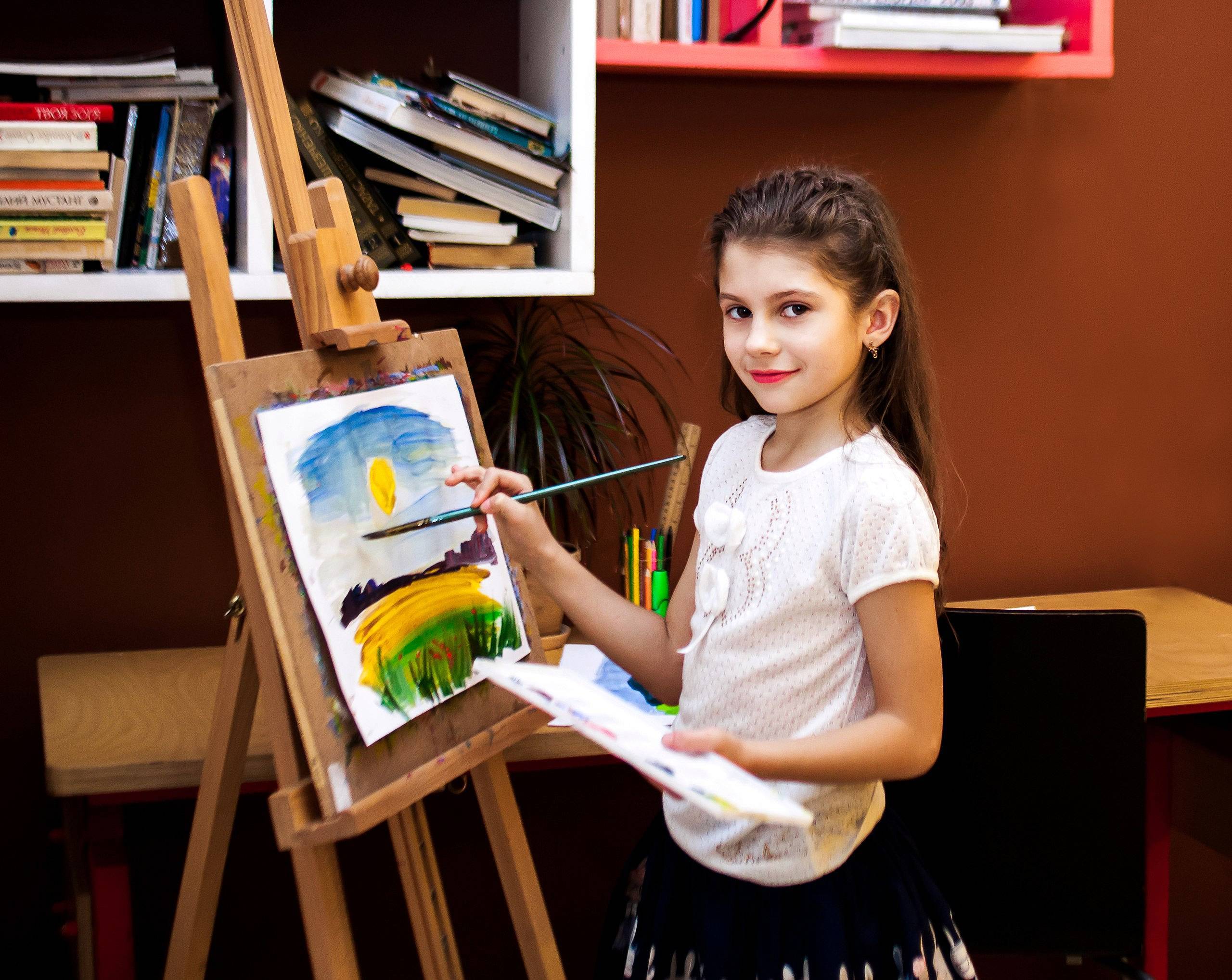 Полезные навыки: чему научат в детской художественной школе