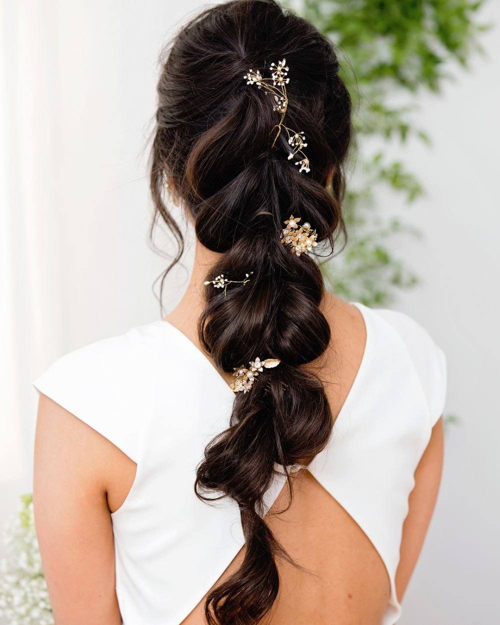 Все о свадебных прическах на длинные волосы — какую выбрать?