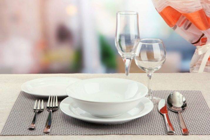 Сервировка стола в ресторане: как освоить сложную науку за 10 минут?