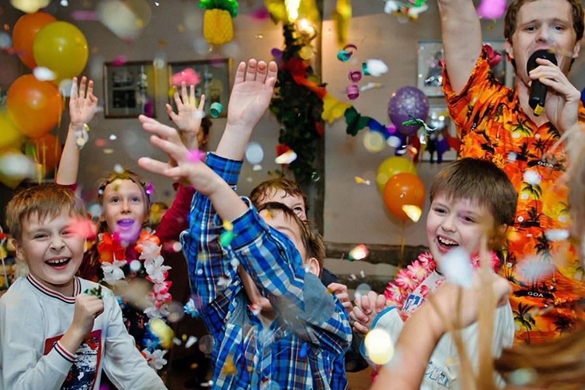 Какие развлечения на Новый год  подойдут детям, взрослым и молодежи