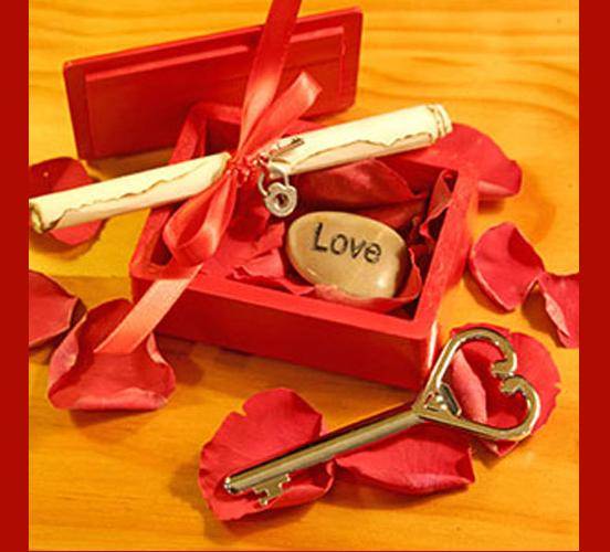 Подарок жене 14 февраля: оригинальные и сексуальные презенты на день святого валентина