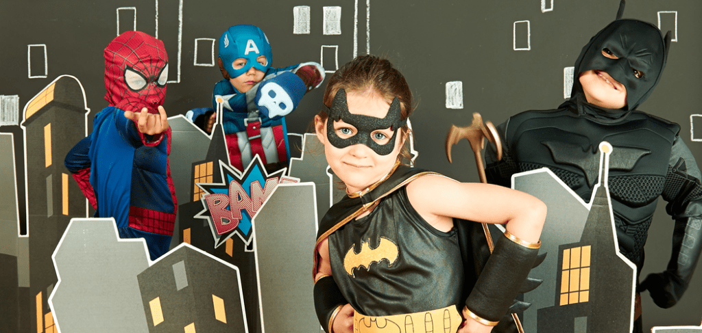 Вечеринка супергероев: спаси мир от скуки!