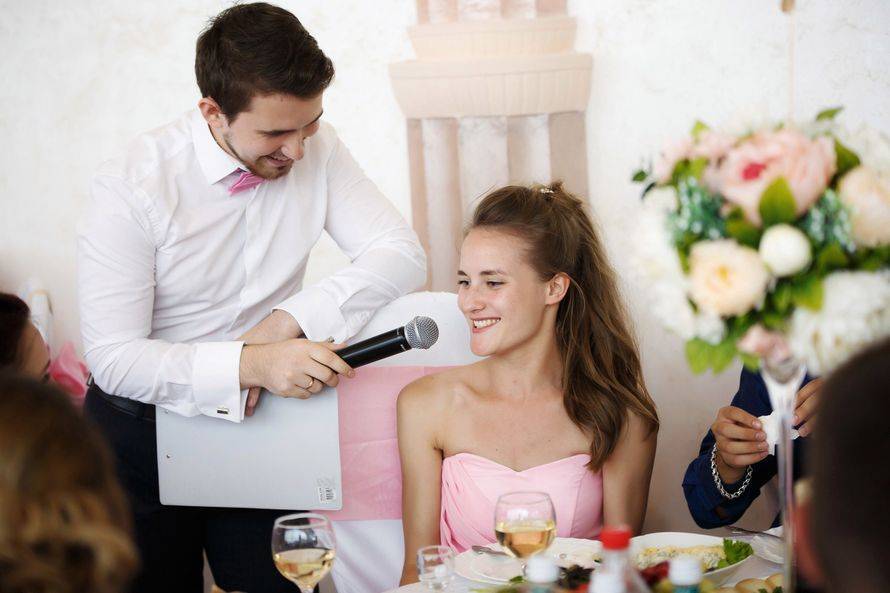Как выбрать тамаду на свадьбу, советы по выбору свадебного ведущего