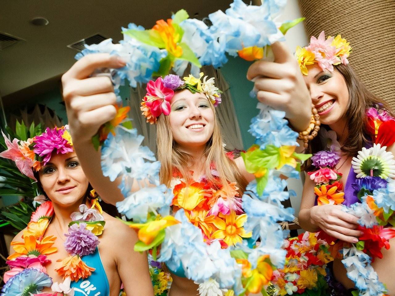 Лучший способ повеселиться — сценарий гавайской вечеринки