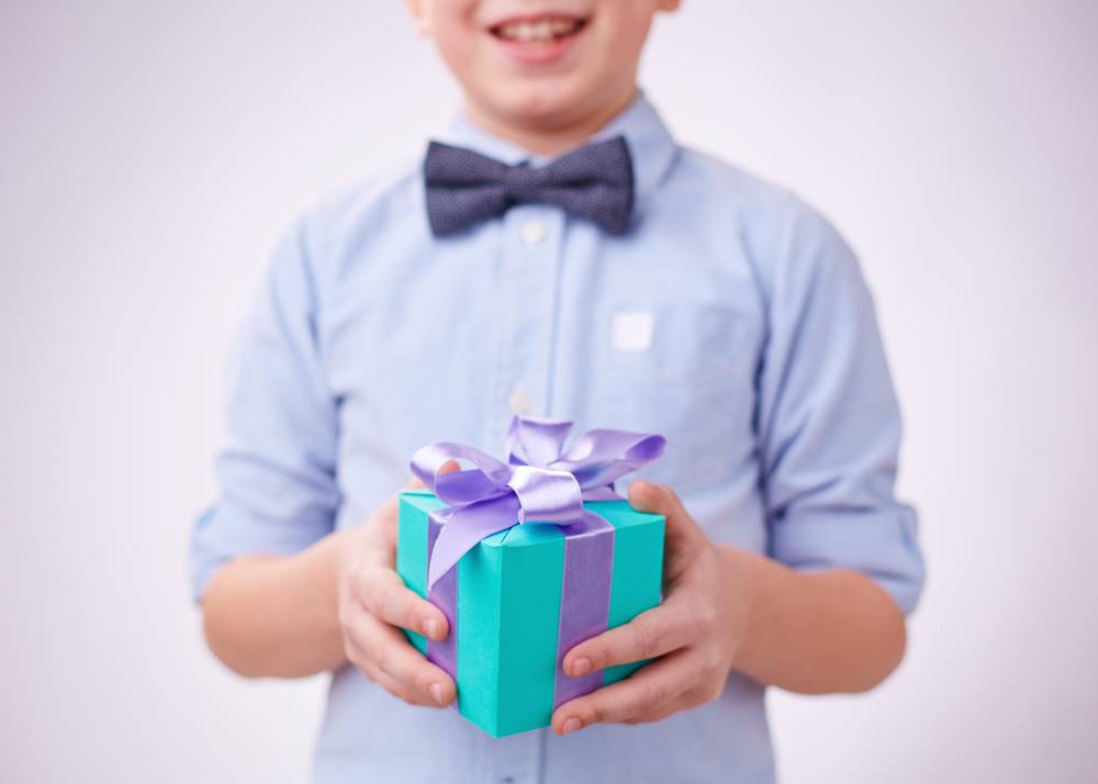 Что подарить на 3 году мальчику: подарки, от которых кроха будет в восторге!