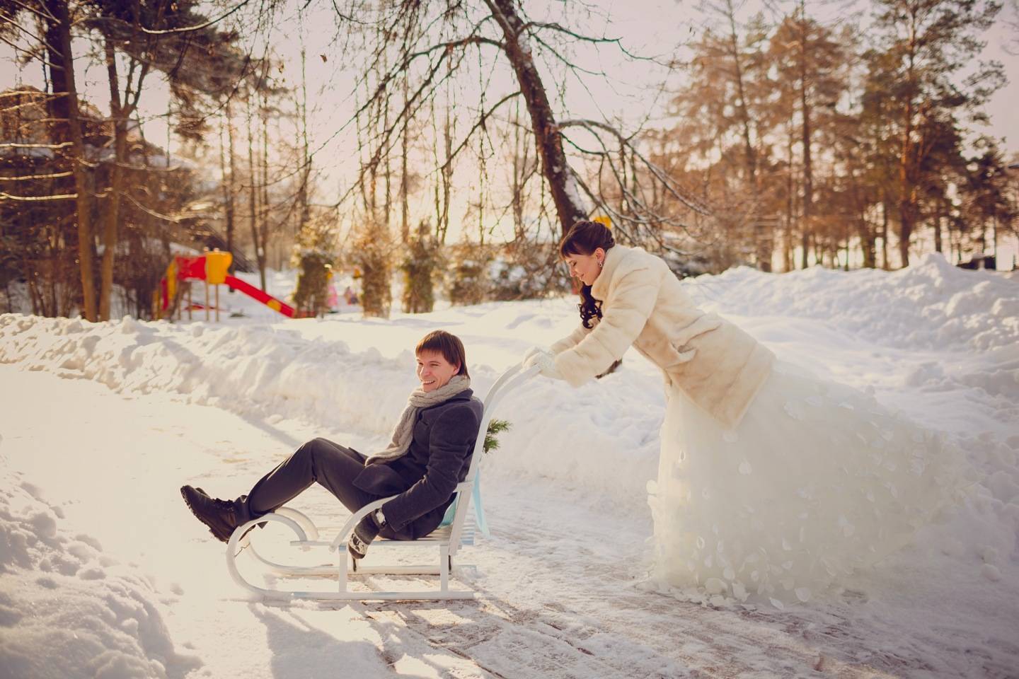 Свадьба в декабре: приметы и благоприятные дни для брака