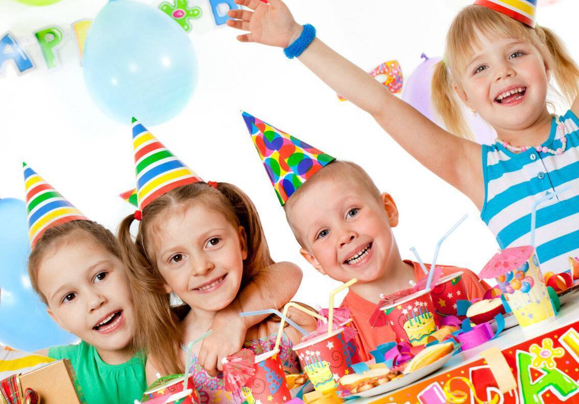 Как накрыть стол на детский день рождения и организовать праздник