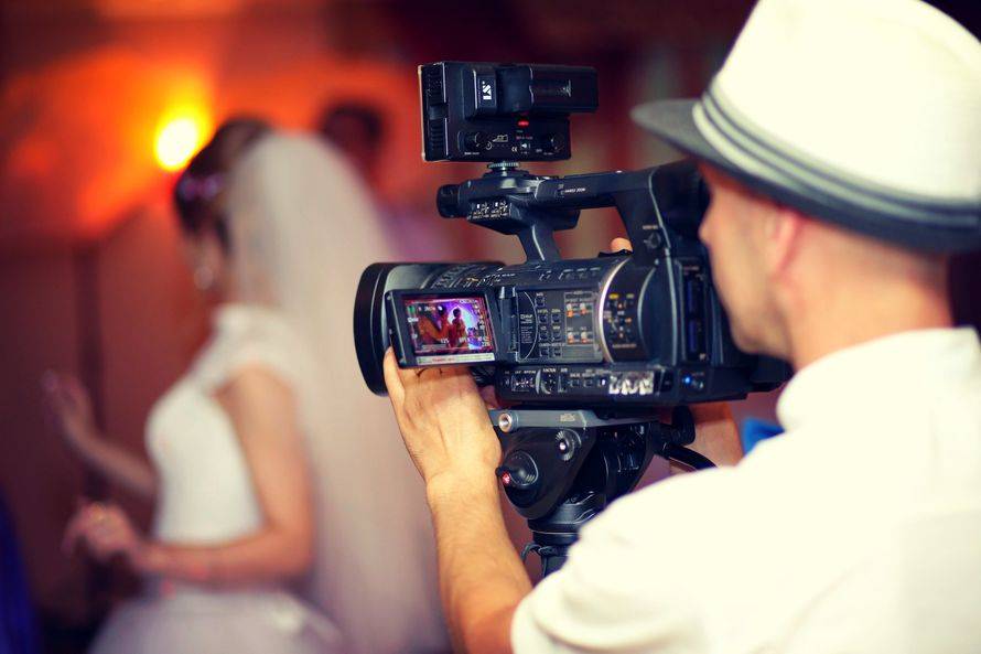 Видеосъемка свадеб как бизнес. реальный опыт успешного видеографа – reconomica — истории из жизни реальных людей