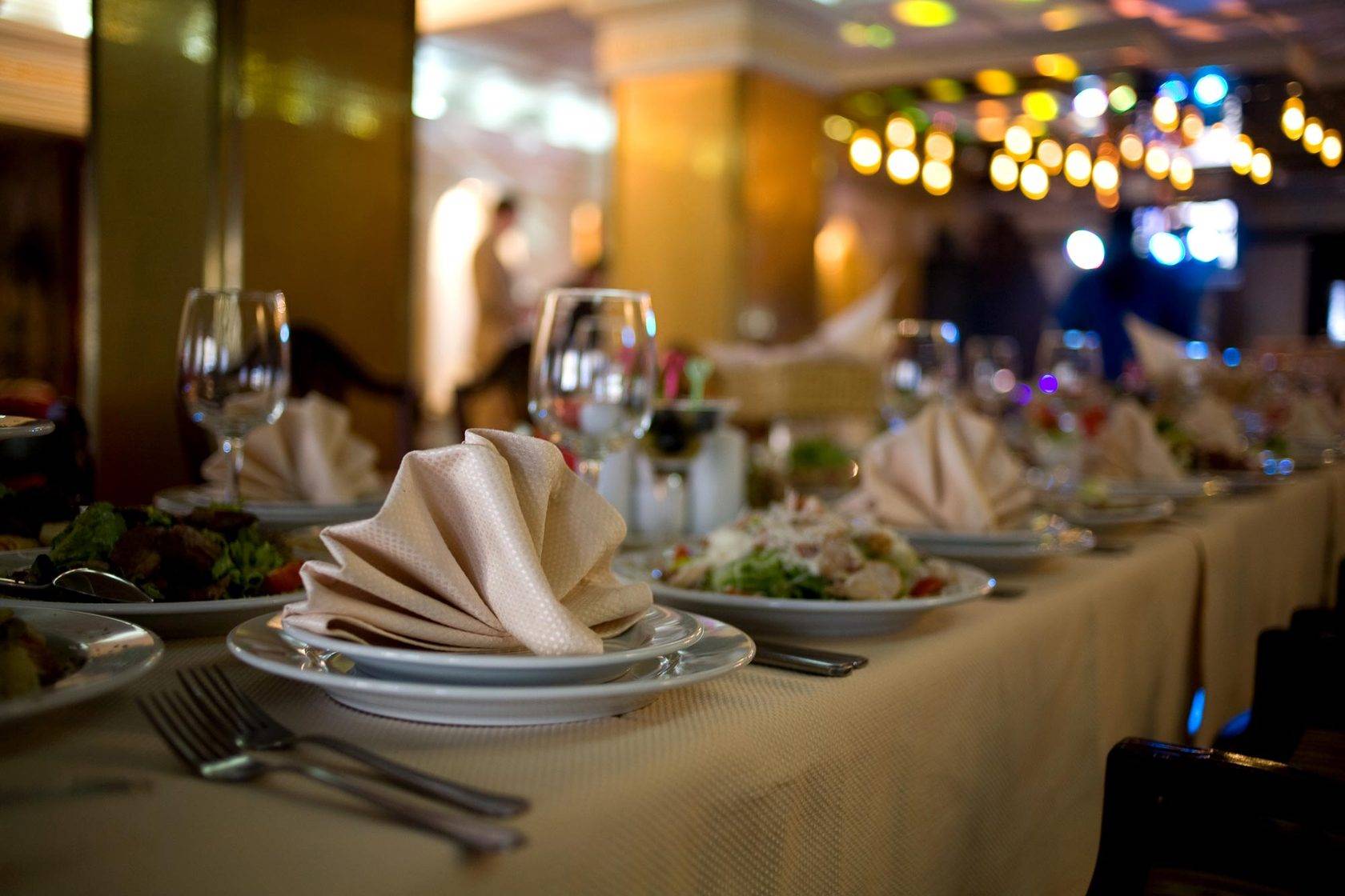 Ресторан на свадьбу: как выбрать банкетный зал?