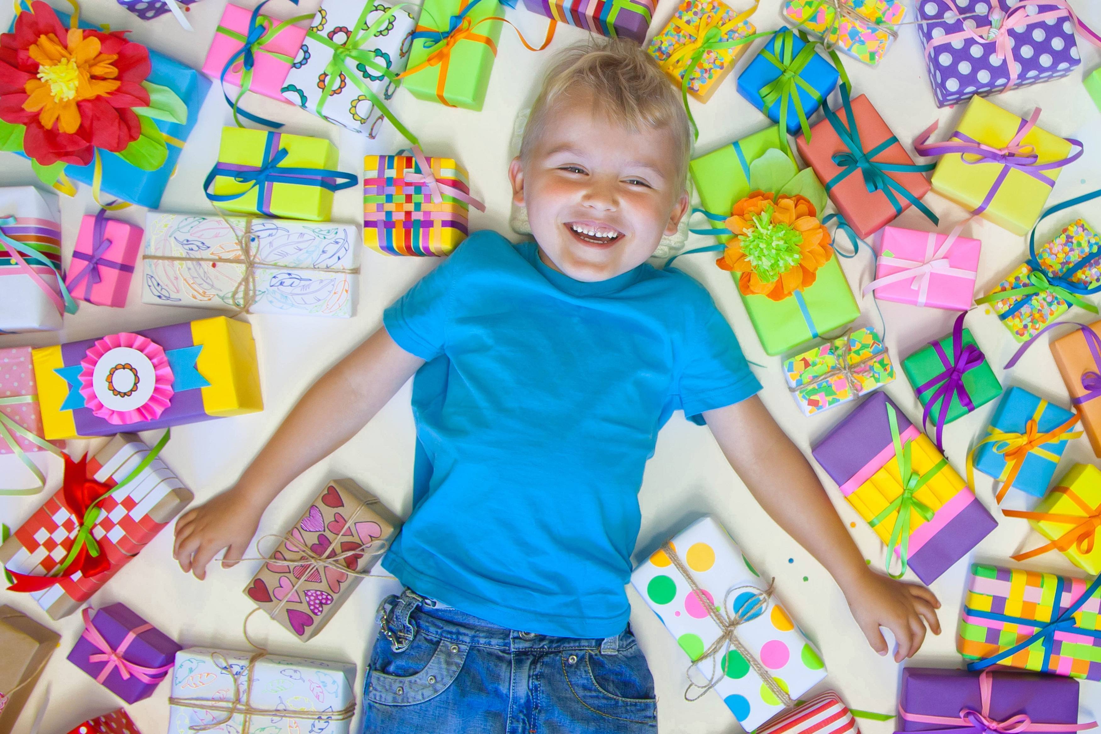 Подарок мальчику на 5 лет: идеи полезных и развивающих подарков