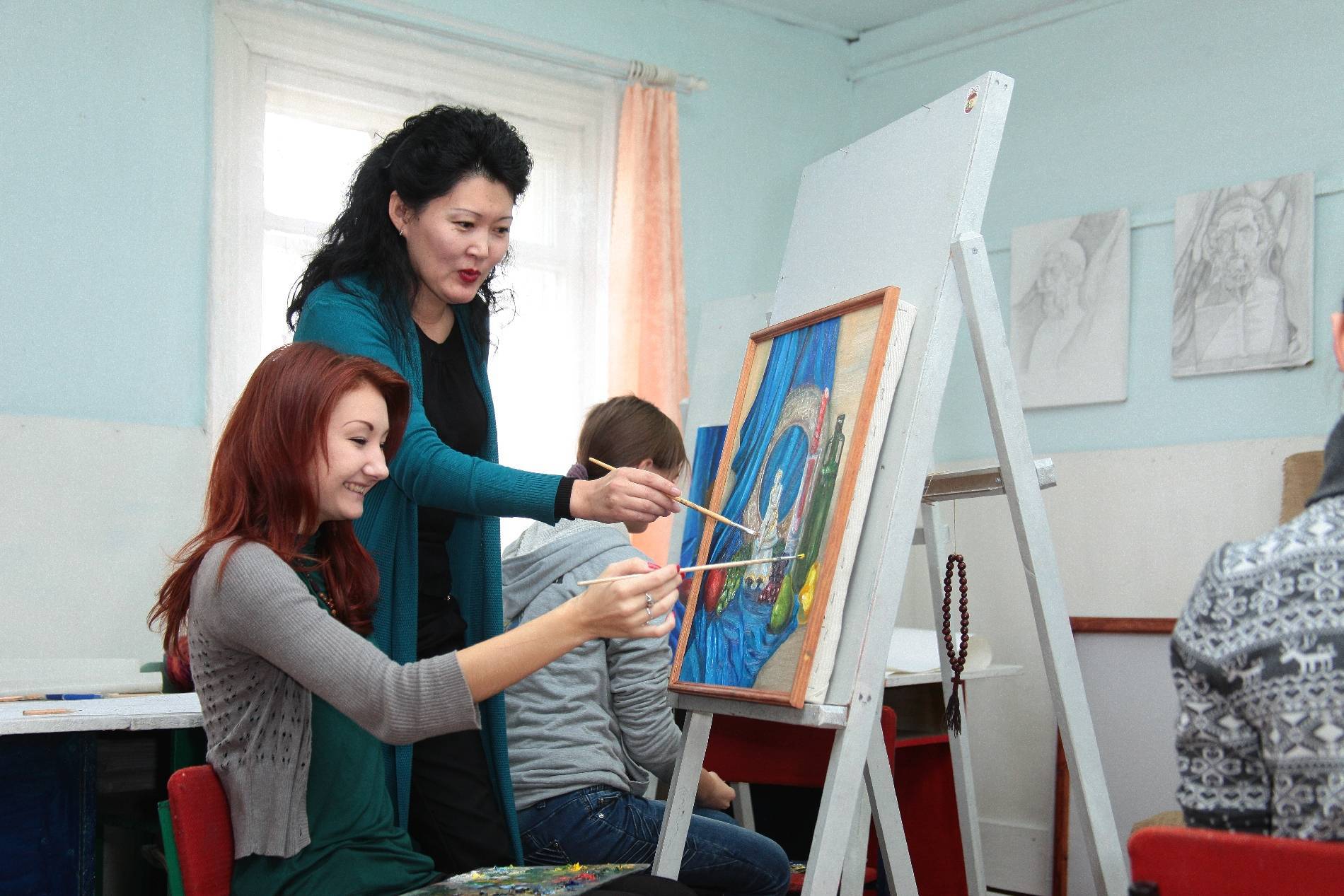 Полезные навыки: чему научат в детской художественной школе