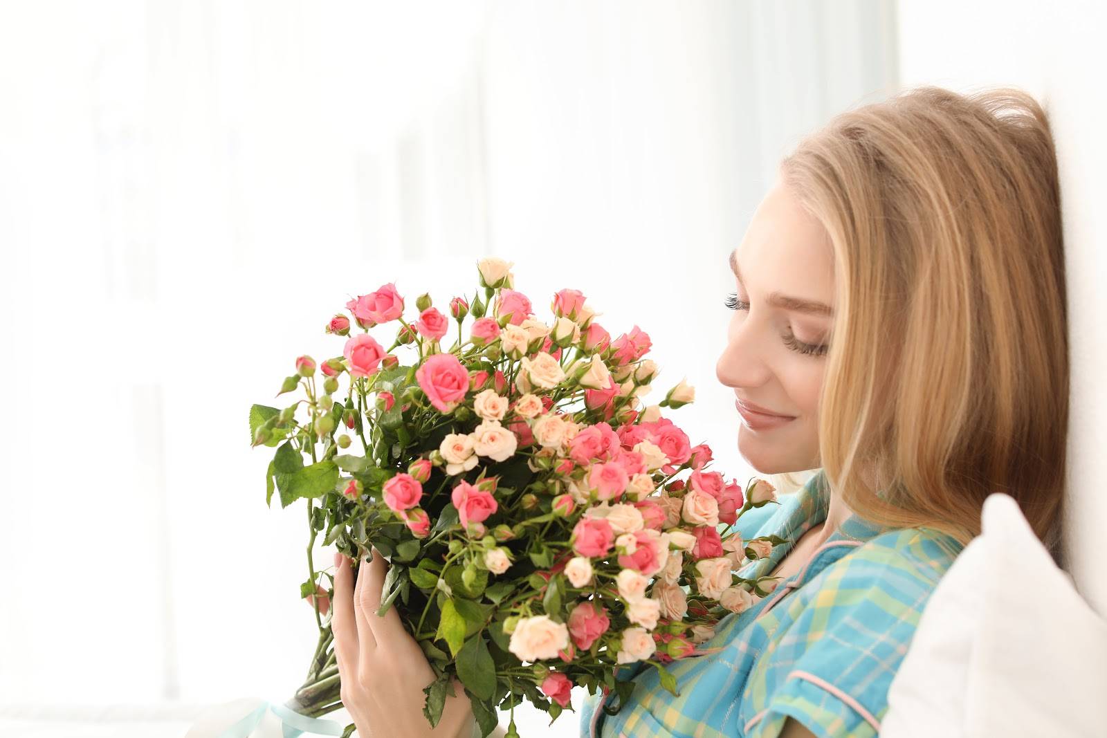 ᐉ почему мужчины дарят женщинам цветы. что означает, когда мужчина дарит цветы - mariya-mironova.ru