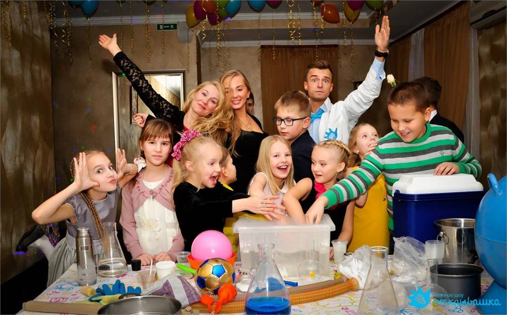 Как необычно справить день рождения семьей - 27 идей