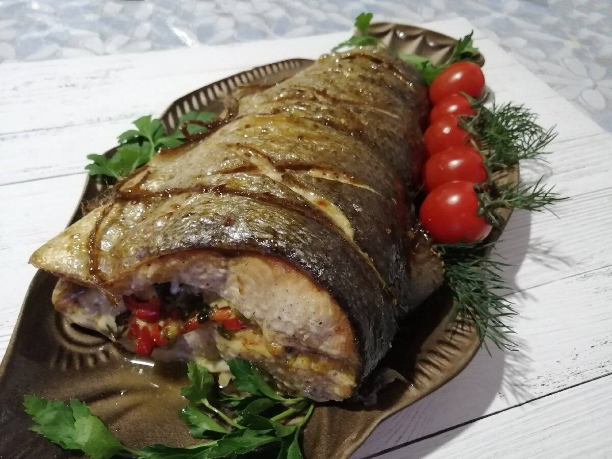 Фаршированная рыба в духовке: 20 ярких блюд