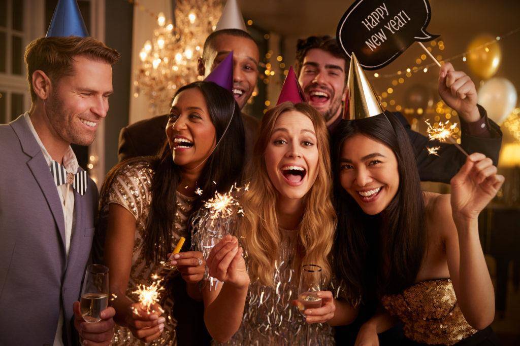 Сценарий домашней или дружеской вечеринки "Незабываемый Новый год: воспоминаний – на год вперед"