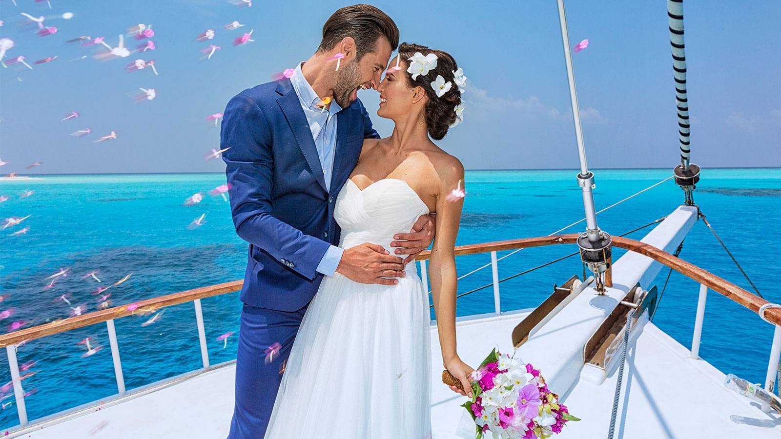 Символическая свадьба за границей в [2022] – на море ?️ и не только для двоих