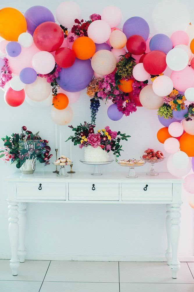 Гирлянда из шаров — эффектное украшение для любого праздника