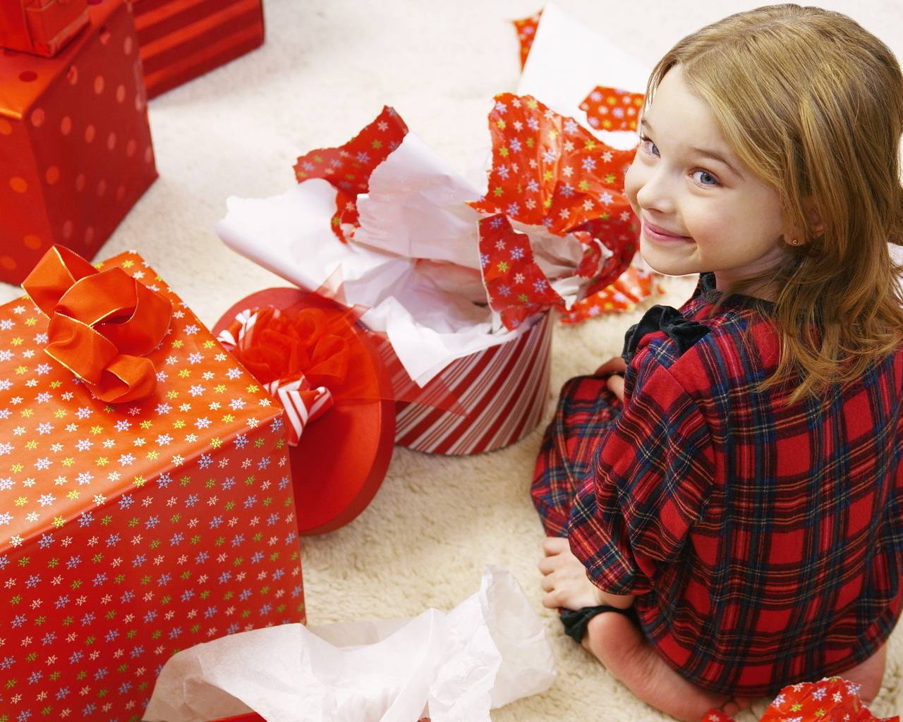 Что подарить девочке на 4 года. идеи подарков от родных и близких