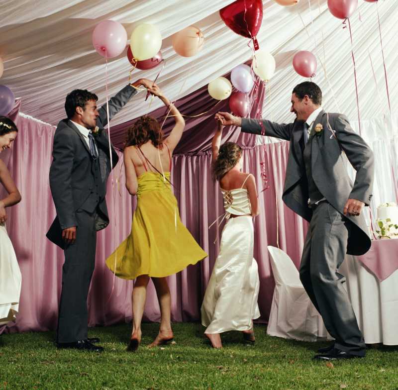 Как развлечь и удивить гостей на свадьбе? Шоу-программы и сюрпризы