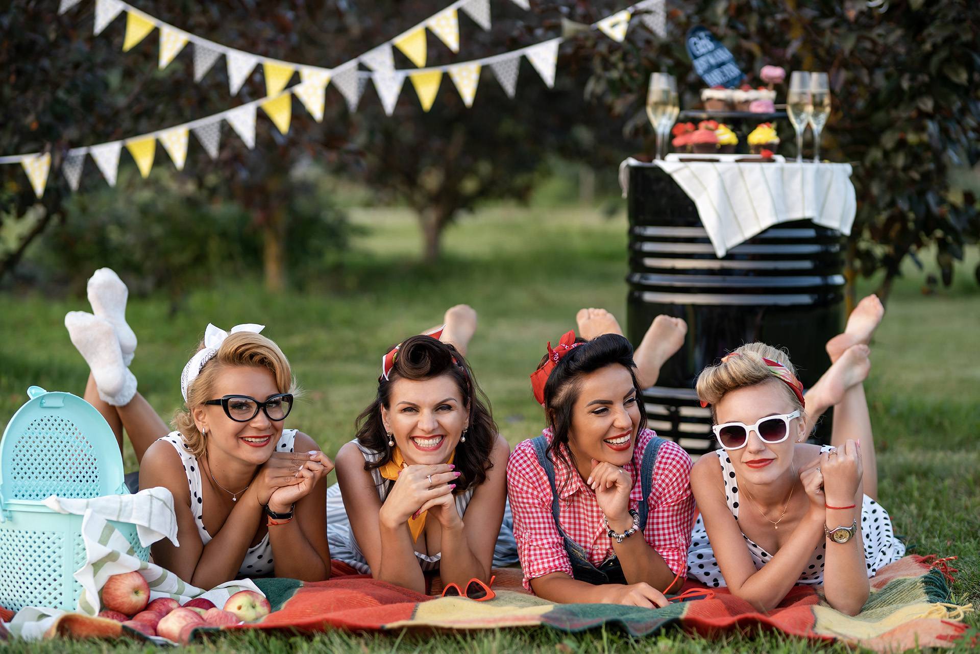 10 идей для тематической вечеринки летом — как необычно провести праздник