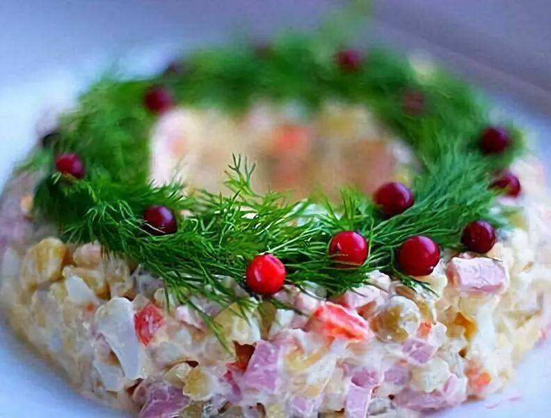 Новые рецепты новогодних салато — мясные, вегетарианские и с морепродуктами