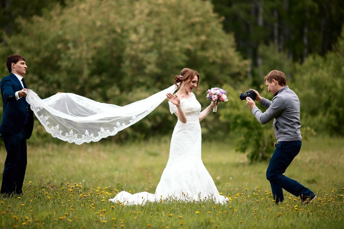 Советы по выбору свадебного фотографа — как правильно выбрать фотооператора на свадьбу в 2022 году?