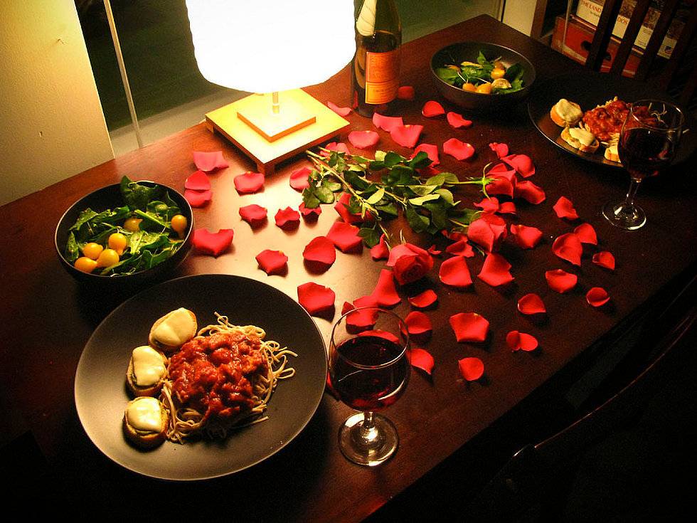 Как устроить романтический вечер для любимого: 5 простых шагов, чтобы он запомнился надолго