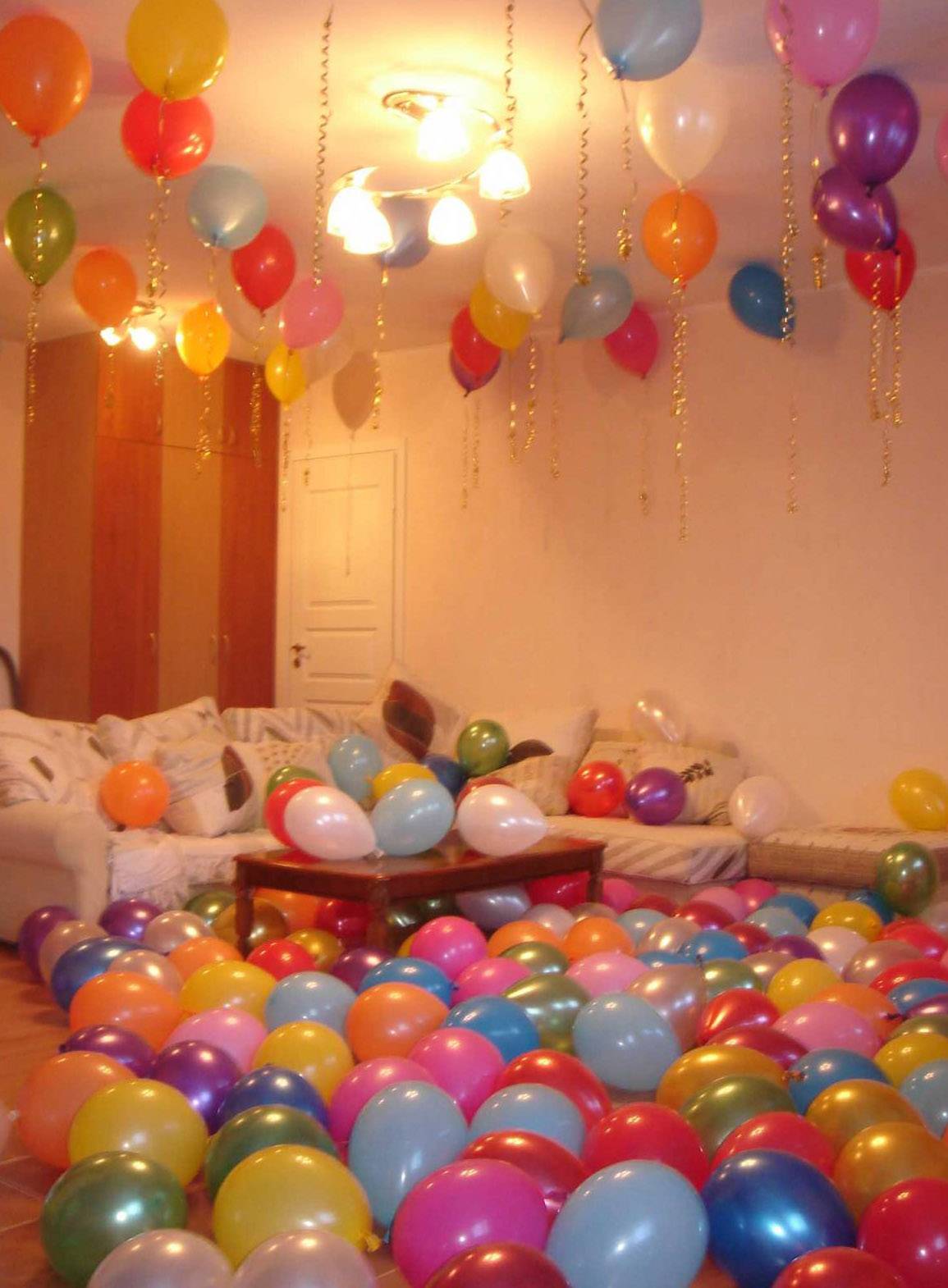 Как украсить комнату шарами (20 идей в картинках для домашнего праздника)