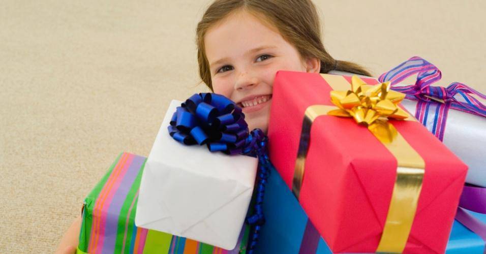 220 мега идей что подарить девочке на день рождения +советы