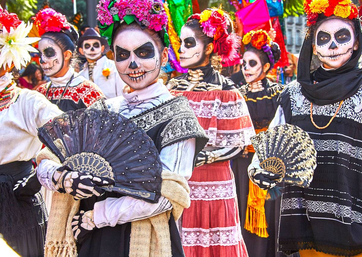 Как празднуют хэллоуин в разных странах - zefirka