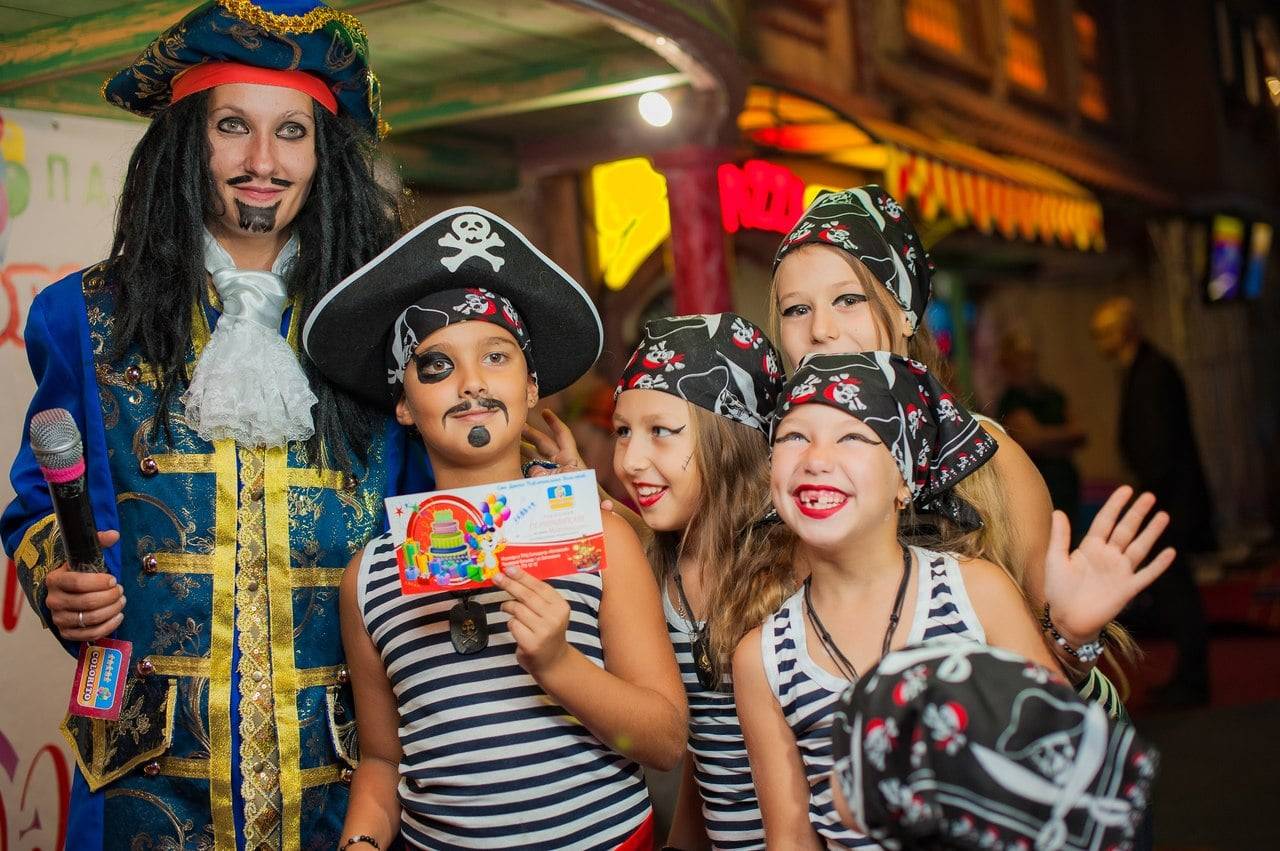 Пиратская вечеринка для детей, или все на корабль веселого праздника!
пиратская вечеринка для детей, или все на корабль веселого праздника!