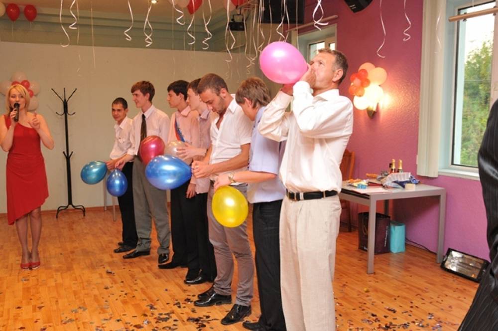 Свадебные конкурсы с воздушными шарами: топ-8 самых смешных вариантов