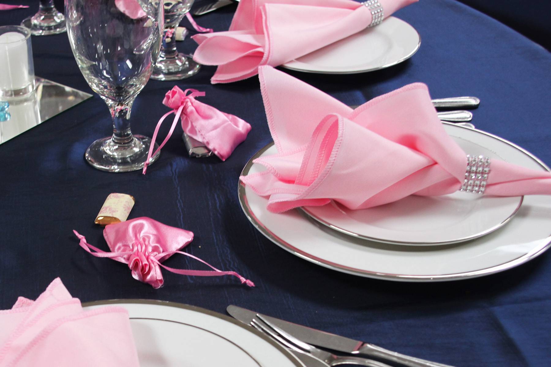 Как красиво сложить салфетки на праздничный стол — 12 необычных способов, которые сможет осилить каждый