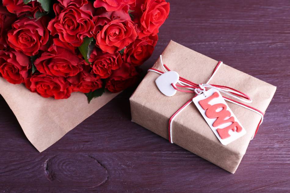 Что можно подарить на 14 февраля девушке, оригинальные подарки и поздравления