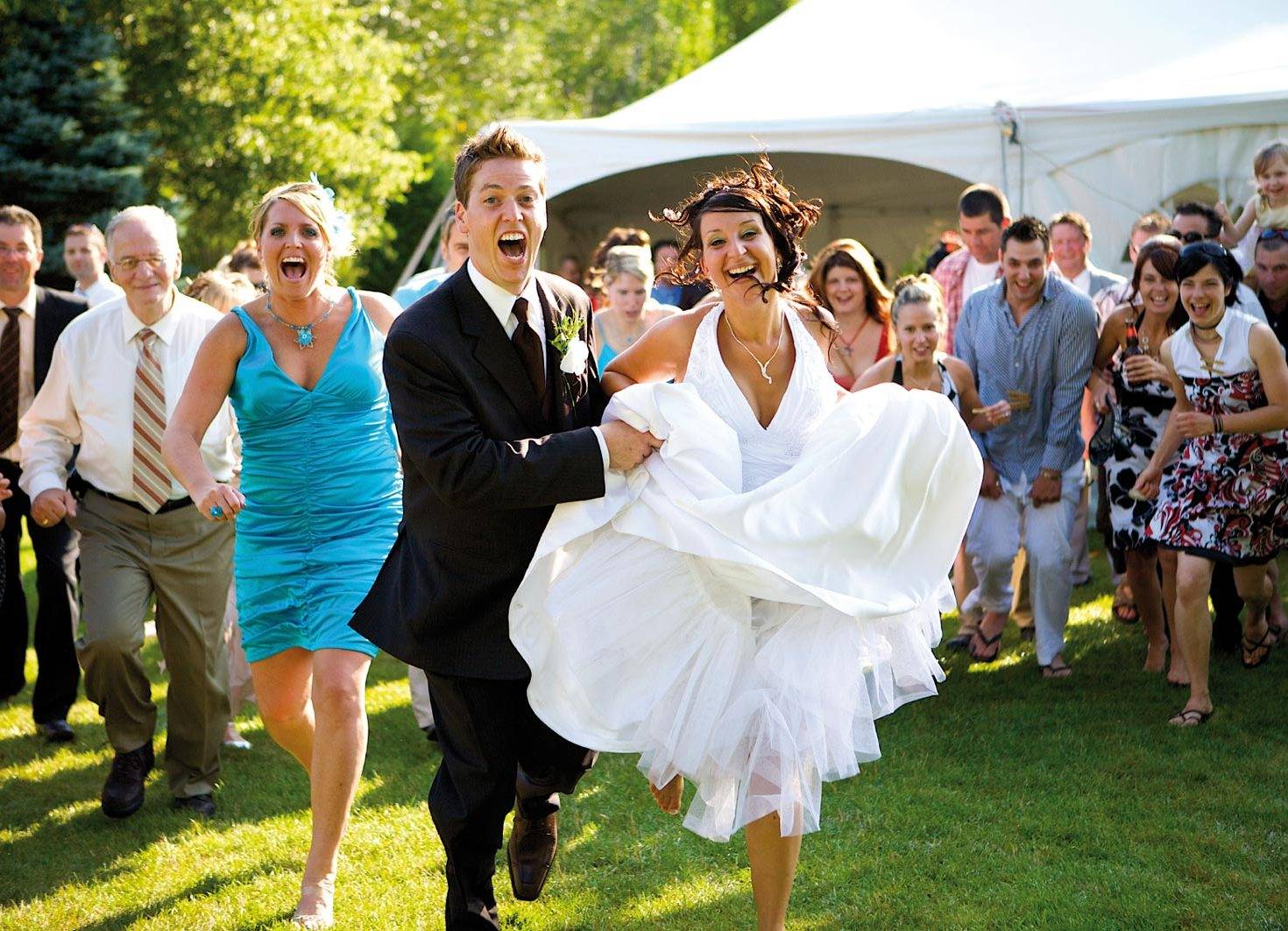 Чем занять гостей в свадебный день до начала банкета? в ожидании праздника.